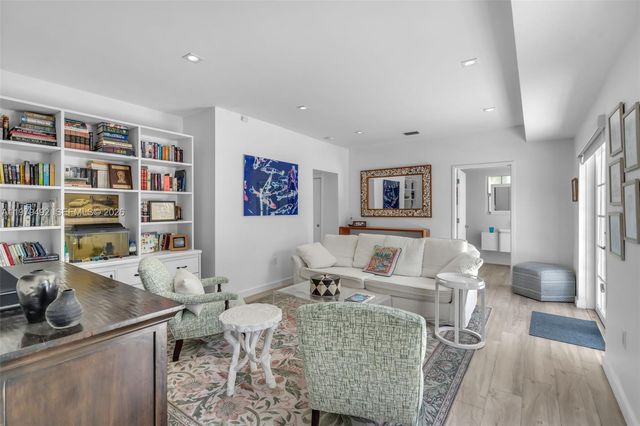 707 W 54th Street, Miami Beach, FL 33140