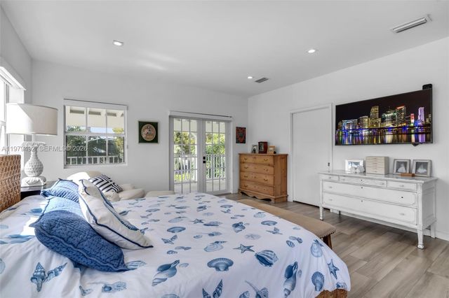 707 W 54th Street, Miami Beach, FL 33140