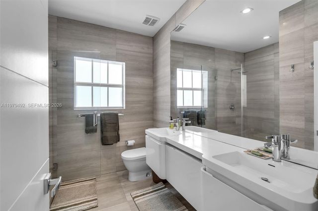 707 W 54th Street, Miami Beach, FL 33140
