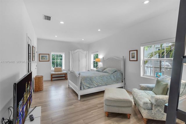 707 W 54th Street, Miami Beach, FL 33140