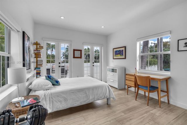707 W 54th Street, Miami Beach, FL 33140