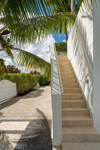 707 W 54th Street, Miami Beach, FL 33140