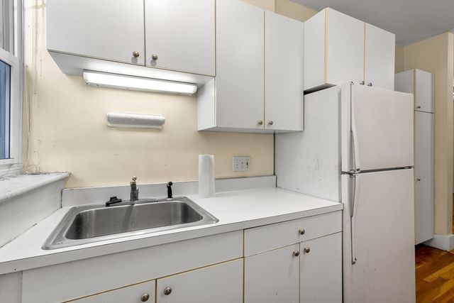 590 Washington St 3, Brookline, MA 02446