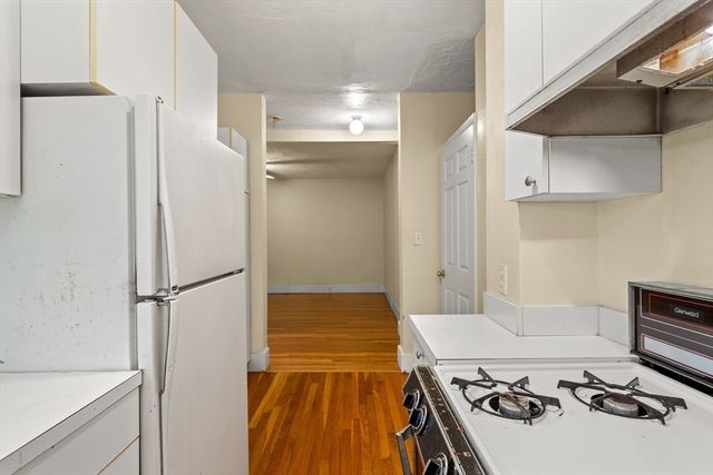 590 Washington St 3, Brookline, MA 02446