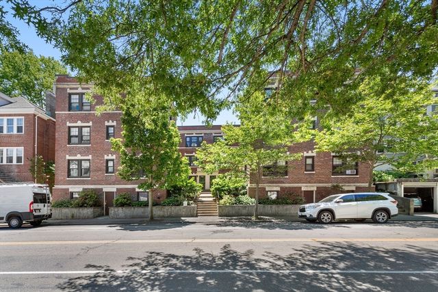 590 Washington St 3, Brookline, MA 02446