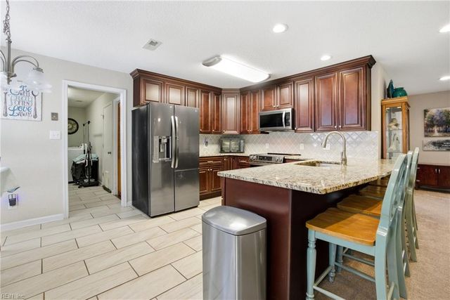 627 Luray TER, Chesapeake, VA 23322