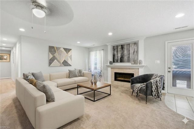 627 Luray TER, Chesapeake, VA 23322