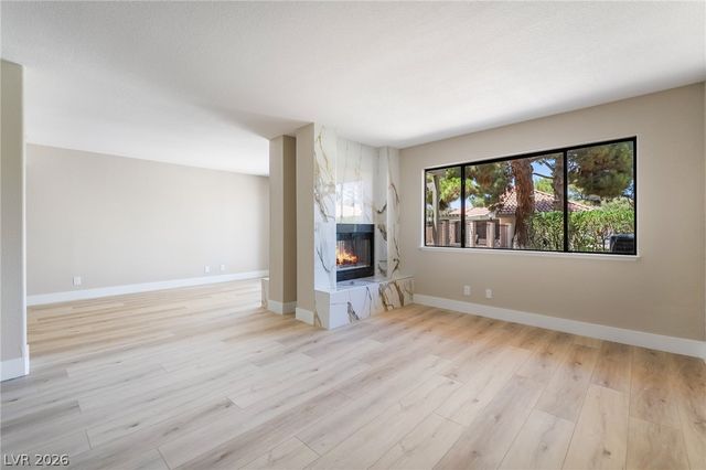 2716 Laguna Shores Lane, Las Vegas, NV 89121