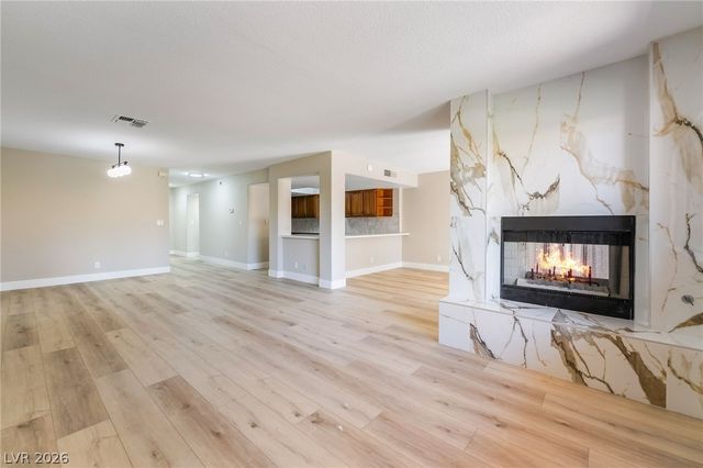 2716 Laguna Shores Lane, Las Vegas, NV 89121
