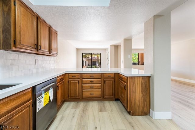 2716 Laguna Shores Lane, Las Vegas, NV 89121