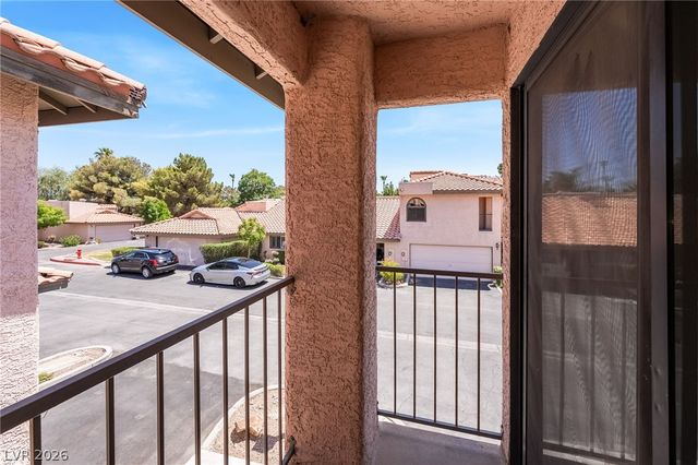 2716 Laguna Shores Lane, Las Vegas, NV 89121