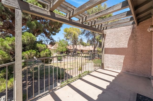 2716 Laguna Shores Lane, Las Vegas, NV 89121