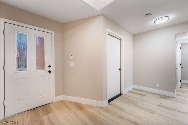 2716 Laguna Shores Lane, Las Vegas, NV 89121