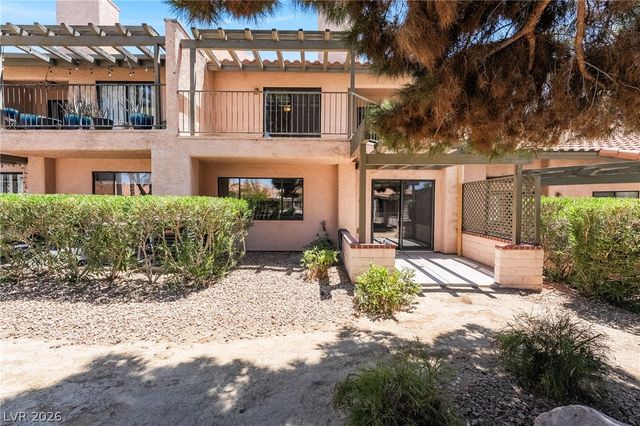 2716 Laguna Shores Lane, Las Vegas, NV 89121