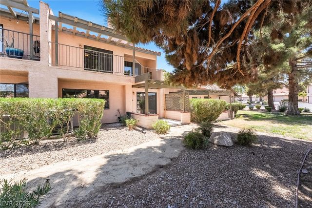 2716 Laguna Shores Lane, Las Vegas, NV 89121