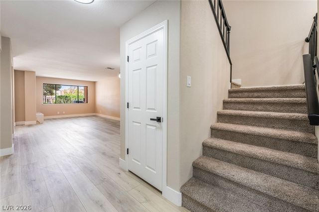 2716 Laguna Shores Lane, Las Vegas, NV 89121