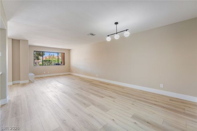 2716 Laguna Shores Lane, Las Vegas, NV 89121