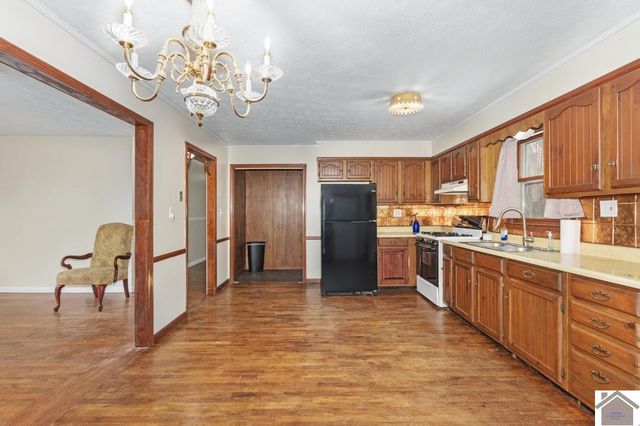 300 Valley St, Paducah, KY 42003