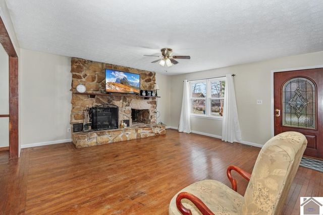 300 Valley St, Paducah, KY 42003