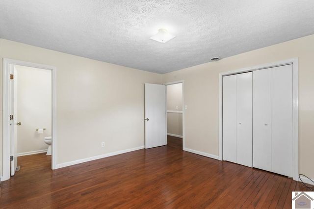 300 Valley St, Paducah, KY 42003