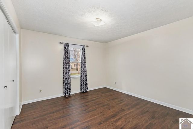 300 Valley St, Paducah, KY 42003