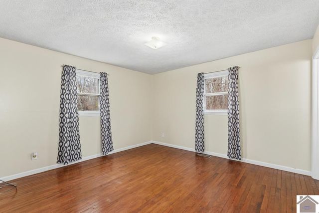 300 Valley St, Paducah, KY 42003