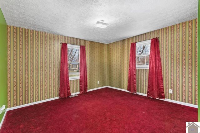 300 Valley St, Paducah, KY 42003