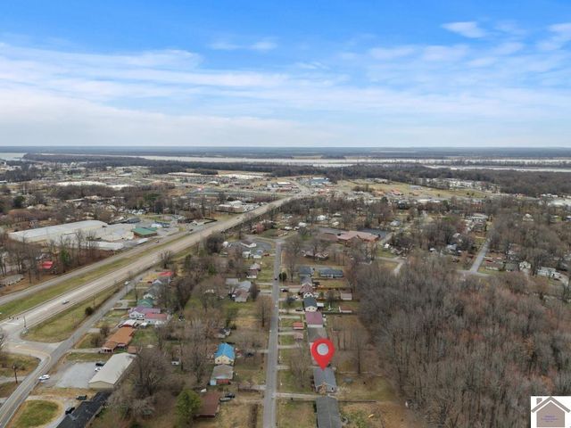 300 Valley St, Paducah, KY 42003