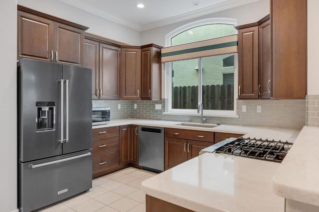 8668 Little Wood Cir, Elk Grove, CA 95624