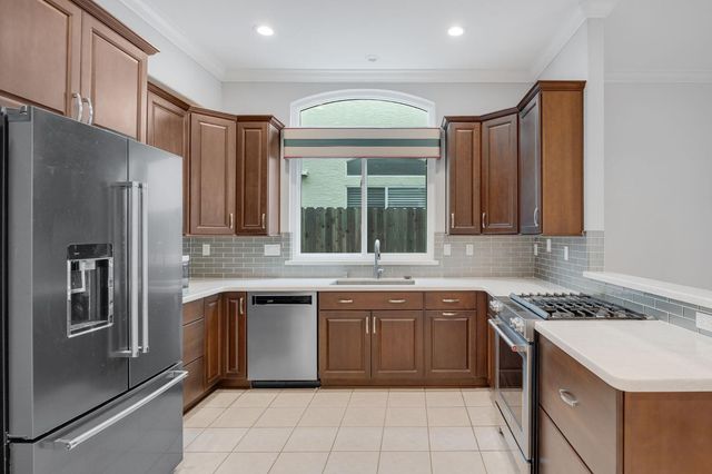 8668 Little Wood Cir, Elk Grove, CA 95624