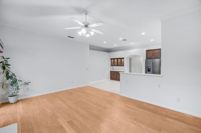 8668 Little Wood Cir, Elk Grove, CA 95624