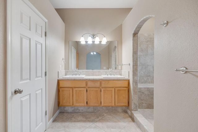 8668 Little Wood Cir, Elk Grove, CA 95624