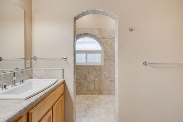 8668 Little Wood Cir, Elk Grove, CA 95624