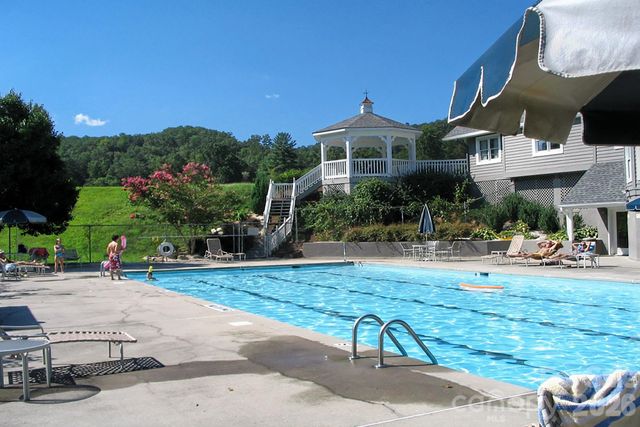 119 Cambridge Drive, Brevard, NC 28712