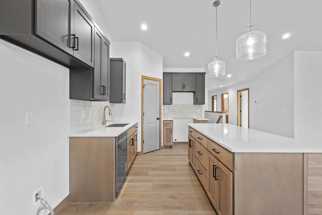 4932 WATER MINT WAY, Green Bay, WI 54313