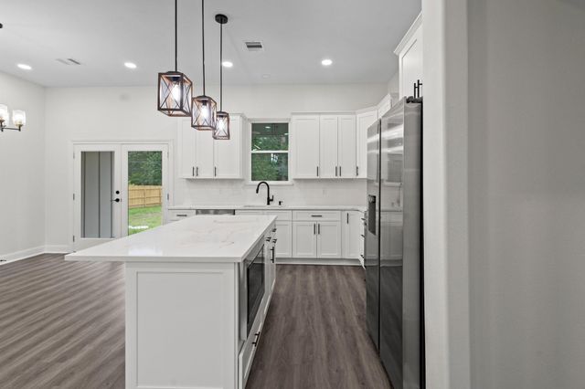 5270 Highlander Drive, Orange, TX 77630