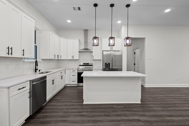5270 Highlander Drive, Orange, TX 77630