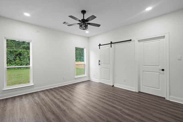 5270 Highlander Drive, Orange, TX 77630