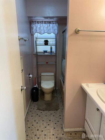 1 Oklahoma Drive A, Old Bridge, NJ 07747