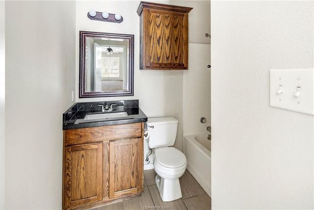 1208 Oney Hervey Drive, College Station, TX 77840