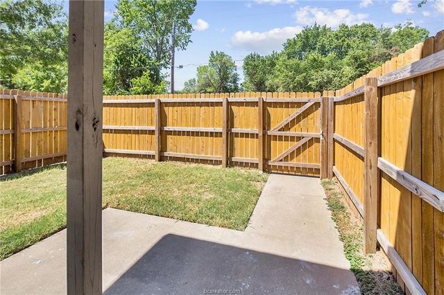 1208 Oney Hervey Drive, College Station, TX 77840