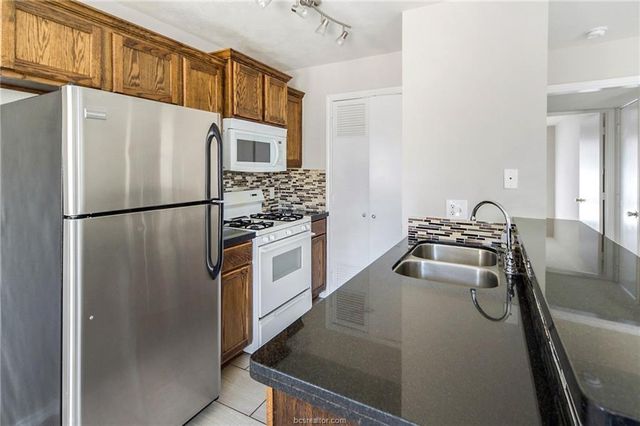 1208 Oney Hervey Drive, College Station, TX 77840