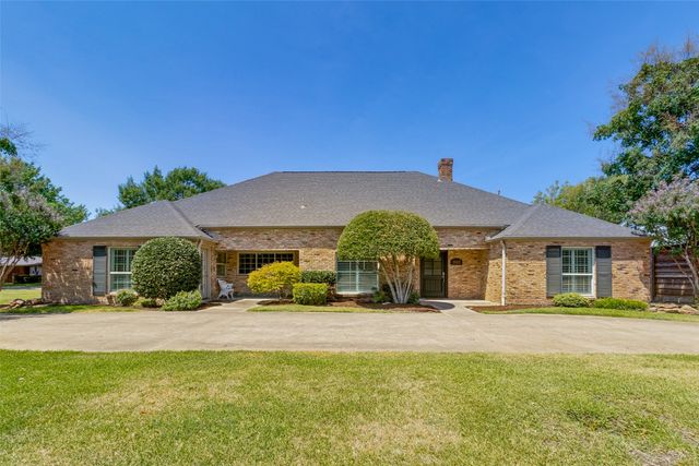 15305 Leavalley Drive, Dallas, TX 75248