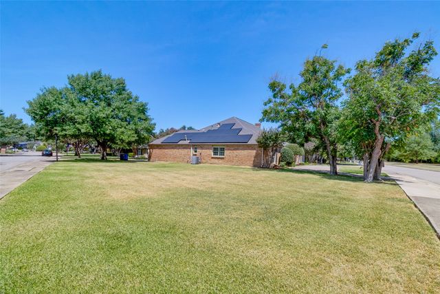 15305 Leavalley Drive, Dallas, TX 75248
