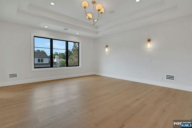 32 Highland Avenue, Demarest, NJ 07627