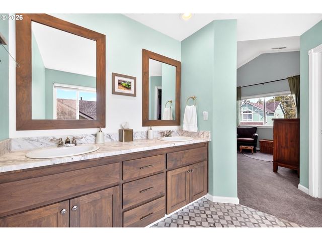 15524 Se BELMORE Hts, Portland, OR 97236