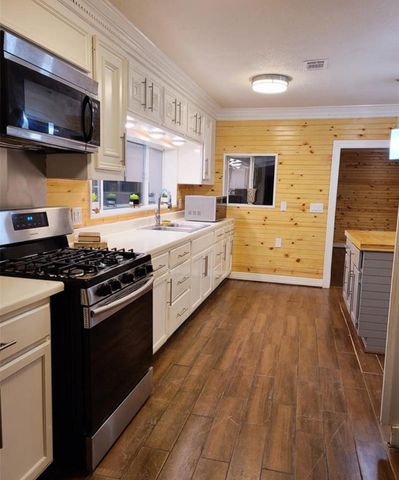 1207 Firnat Street, Houston, TX 77022