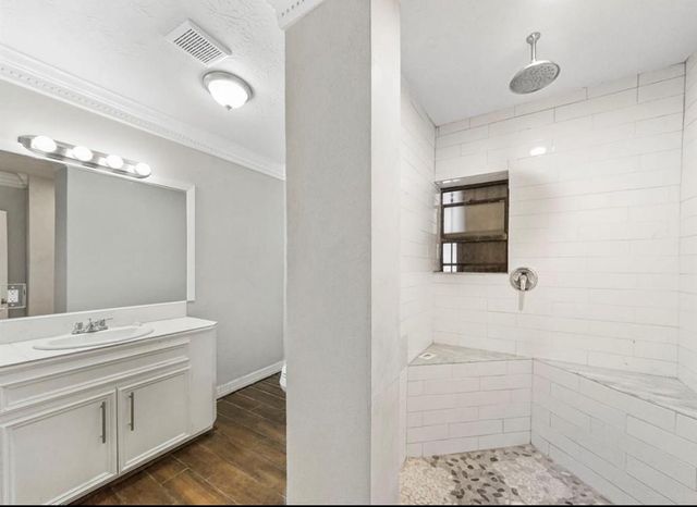 1207 Firnat Street, Houston, TX 77022