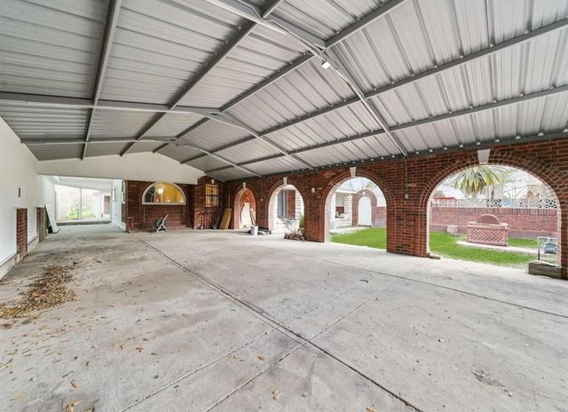 1207 Firnat Street, Houston, TX 77022