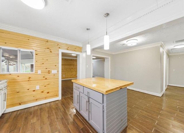 1207 Firnat Street, Houston, TX 77022